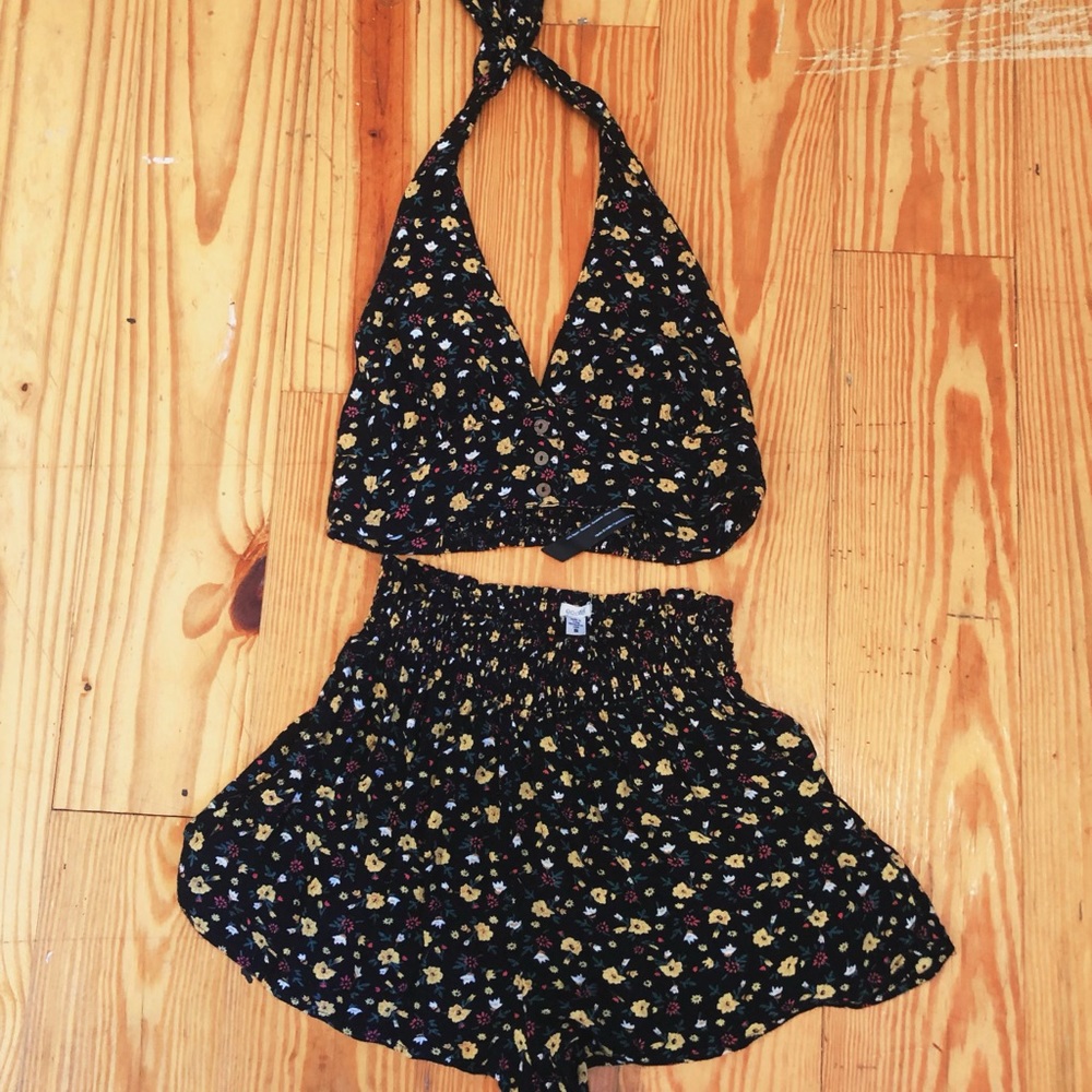 UO Two piece floral short set
